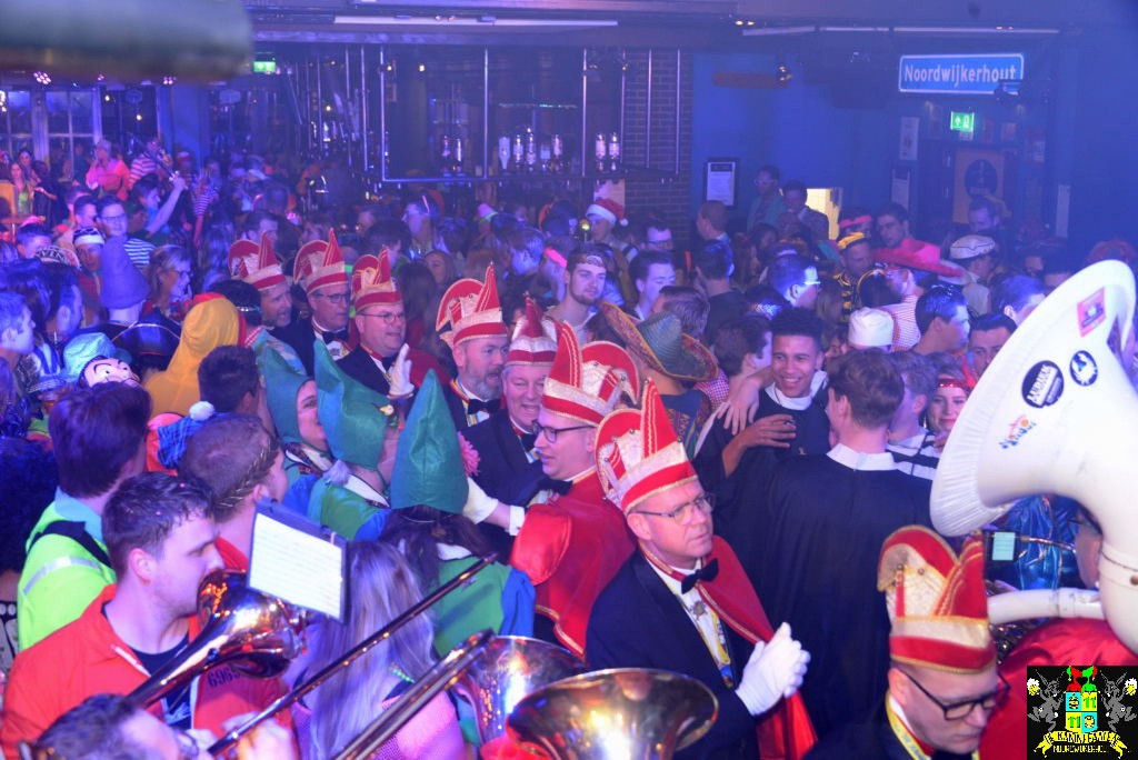 ../Images/Carnavals vrijdagavond in VdG 025.jpg